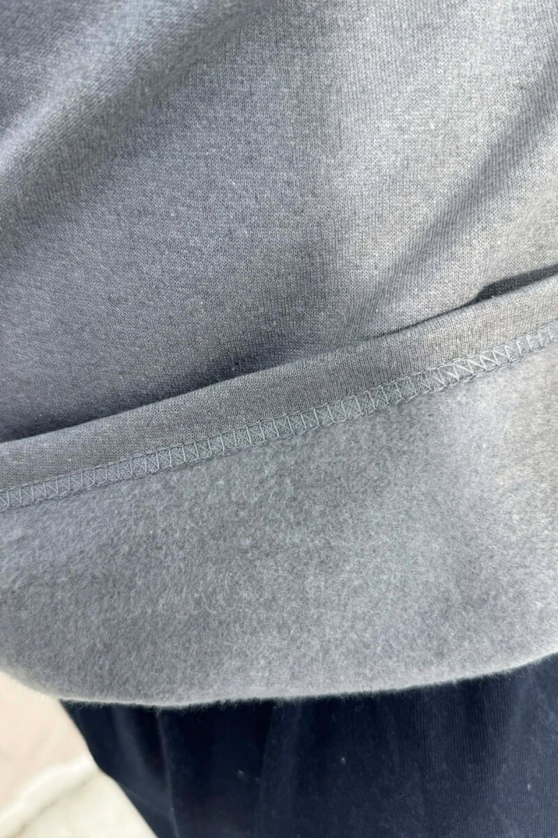 PIZHAME BLUZE ME LOGO TË THJESHTE+TUTA PER MESHKUJ NE NGJYRE GRI - 4