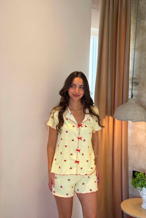 PIZHAME ME DIZJAN ME QERSHI KEMISHE + TUTA TE SHKURTRA PER FEMRA NE NGJYRE TE VERDHE - 2