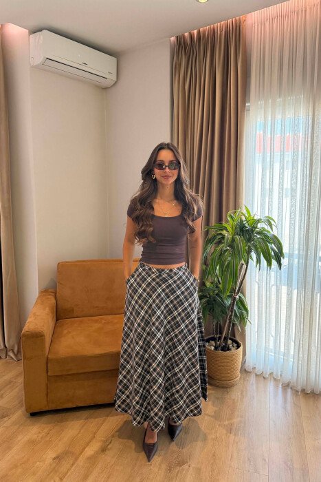 PLAID DESIGNED LONG WOMAN SKIRT DARK BROWN/KAE 
