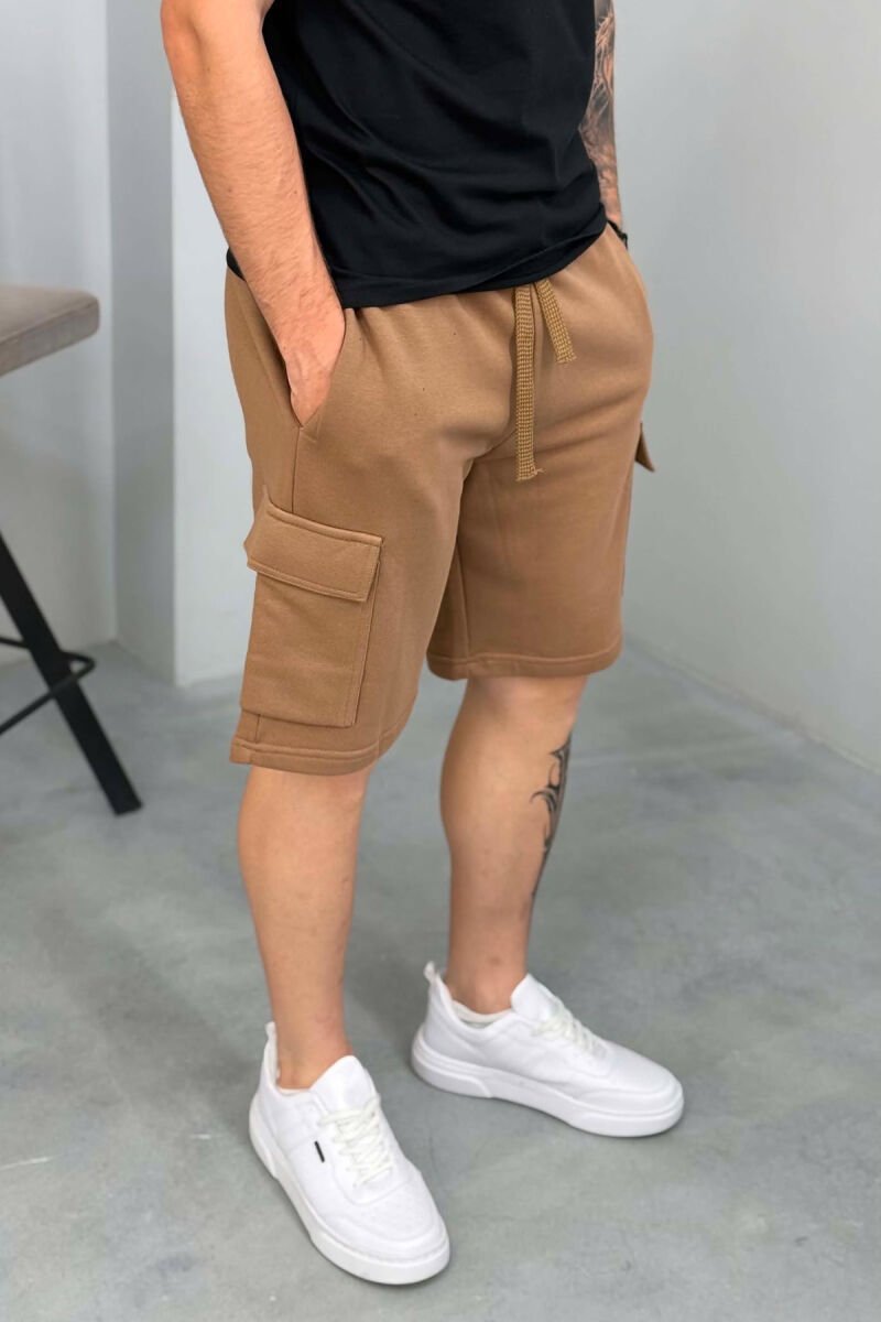 POCKETS DETAIL ONE COLOR MEN SHORT SWEATPANTS BROWN/KAFE - 2