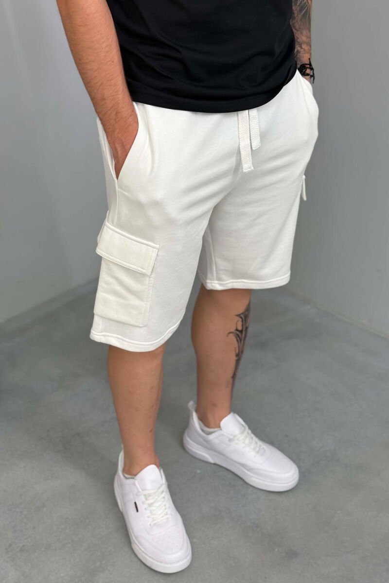 POCKETS DETAIL ONE COLOR MEN SHORT SWEATPANTS WHITE-E BARDHE - 2