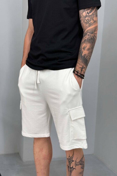 POCKETS DETAIL ONE COLOR MEN SHORT SWEATPANTS WHITE-E BARDHE - 3