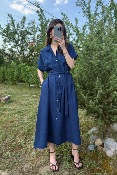FUSTAN ME DETAJIN E XHEPAVE ME LIDHSE PËR FEMRA NË NGJYRËN BLU E ERRËT - KLAUDIO FASHION