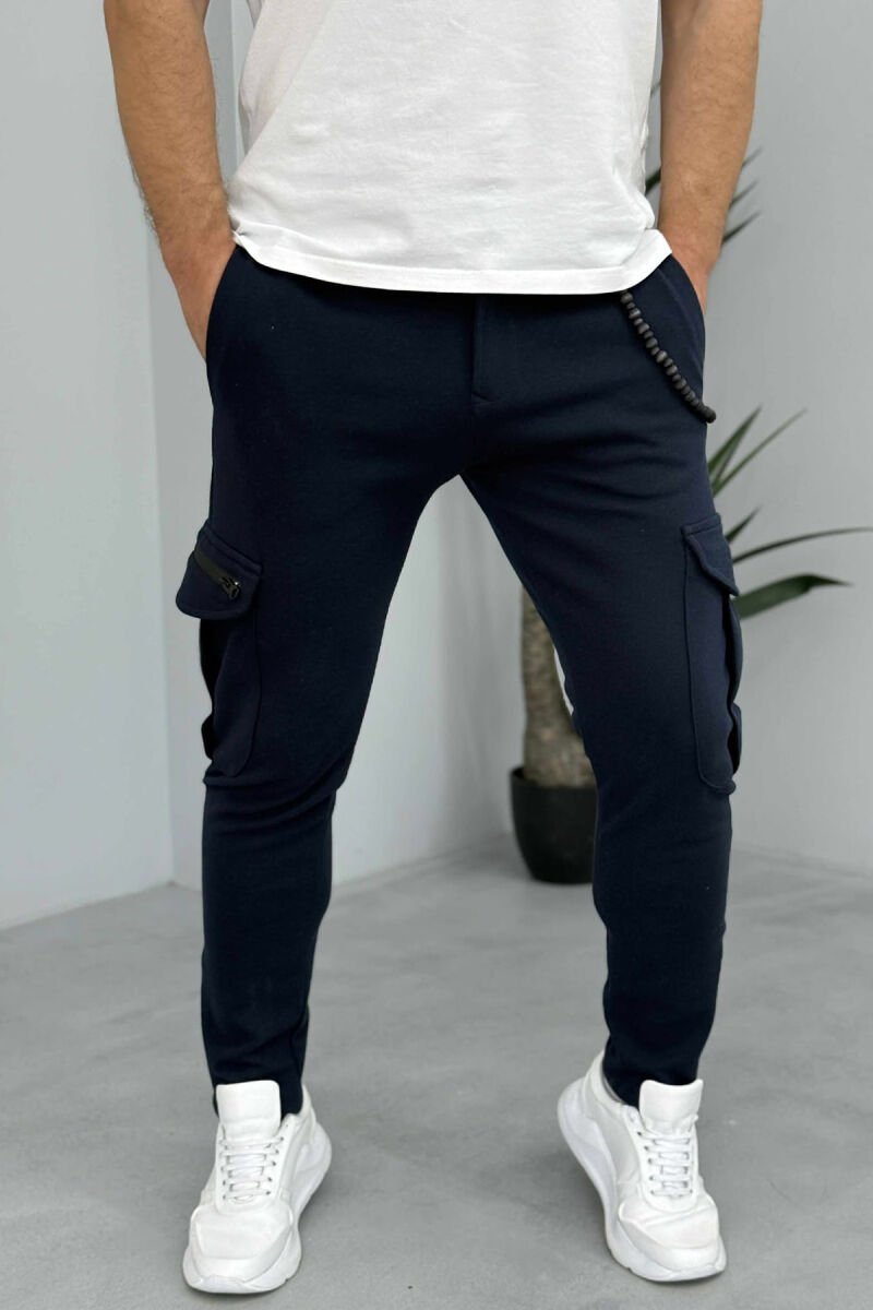 POCKETS DETAIL SIMPLE MEN PANTS DARK BLUE/BEE - 4