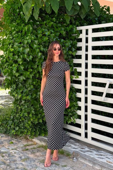 FUSTAN ME DIZAJN POLKA DOTS ME MENGE TE SHKURTRA PER FEMRA NE NGJYRE TE ZEZE 