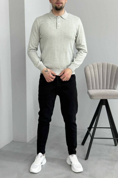 BLUZË ME JAKË POLO DHE KOPSA PËR MESHKUJ NË NGJYREN GRI TË ZBARDHUR 