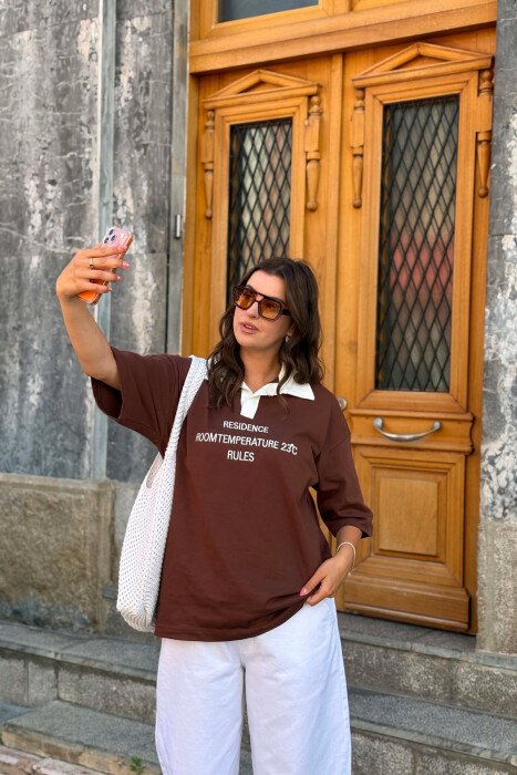 POLO NECK FRONT WRITTINGS WOMAN T-SHIRT BROWN/KAFE - 3