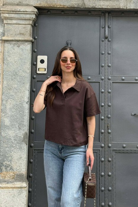 POLO NECK ONE COLOR WOMAN T-SHIRT BROWN/KAFE - KLAUDIO FASHION