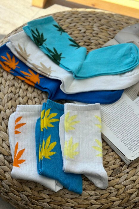 PAKETË ME GJASHTË PALË ÇORAPE UNISEX NË NGJYRA TË NDRYSHME - KLAUDIO FASHION