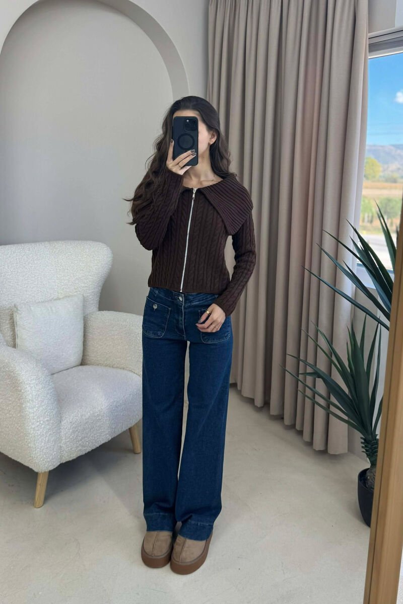 PULOVËR E THJESHTË ME ZINXHIR PËR FEMRA NË NGJYRË KAFE - 2