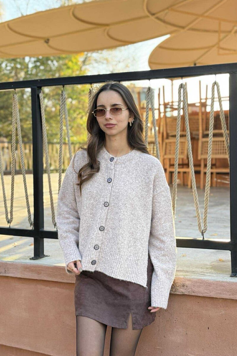 PULOVËR E THJESHTË NJË NGJYRËSHE PËR FEMRA NË NGJYRË BEZHË - 3