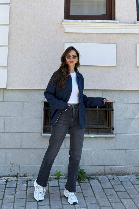 PULOVËR E THJESHTË NJË NGJYRËSHE PËR FEMRA NË NGJYRËN BLU - 4