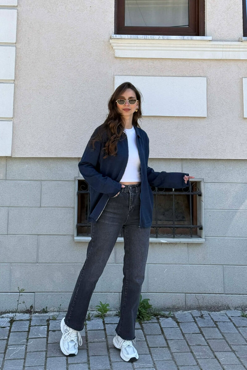 PULOVËR E THJESHTË NJË NGJYRËSHE PËR FEMRA NË NGJYRËN BLU - 4