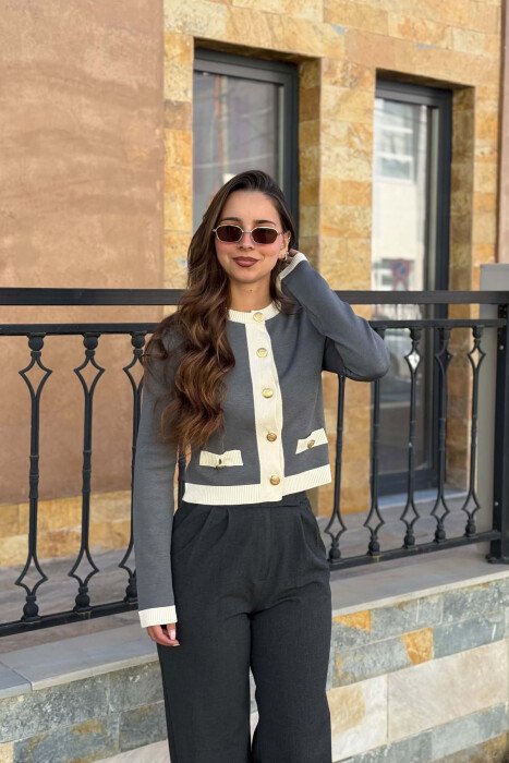 PULOVER ME JAKE RRUMBULLAKE DHE KOPSA GOLD PER FEMRA NE NGJYRE GRI - KLAUDIO FASHION