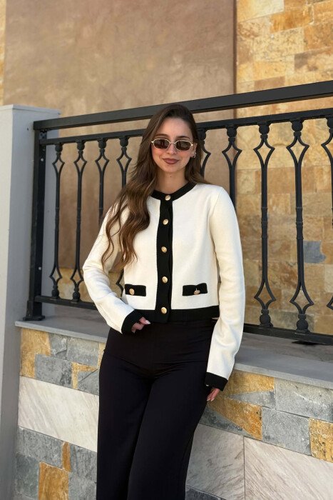 PULOVER ME JAKE RRUMBULLAKE DHE KOPSA GOLD PER FEMRA NE NGJYRE KREM - KLAUDIO FASHION
