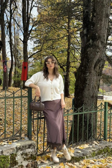 PULOVËR ME MËNGË TË SHKURTRA DHE KOPSA ME DETAJIN E YLLIT TË DETIT PËR FEMRA NË NGJYRË TË BARDHË - KLAUDIO FASHION