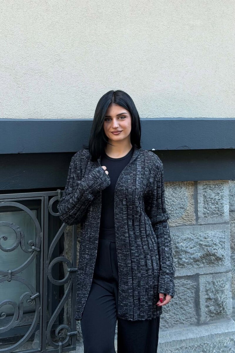 PULOVËR ME NGJYRA TË NDRYSHME PËR FEMRA NË NGJYRËN E ZEZË - 1