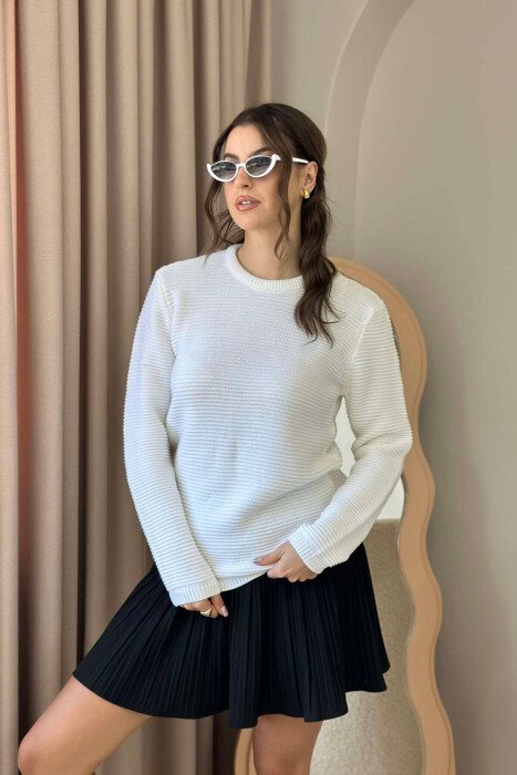 PULOVER ME TEKSTURË PËR FEMRA NË NGJYRËN E BARDHË - KLAUDIO FASHION