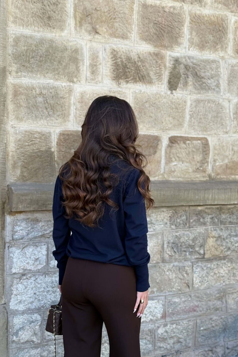 PULOVER NJE NGJYRESHE ME BUTONA GOLD PER FEMRA NE NGJYRE BLU - 5