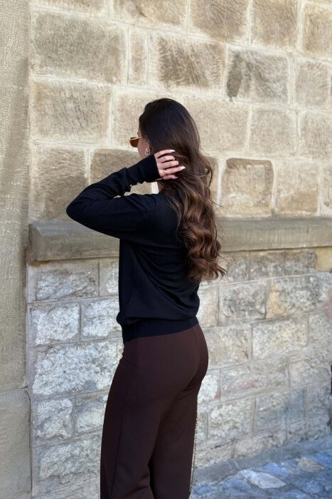 PULOVER NJE NGJYRESHE ME BUTONA GOLD PER FEMRA NE NGJYRE TE ZEZE - 3