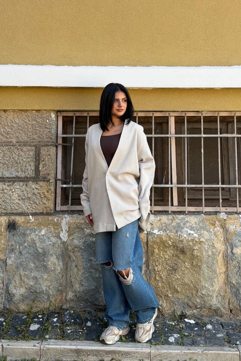 PULOVER NJE NGJYRESHE ME DY BUTONA PER FEMRA NE NGJYRE BEZHE - 2