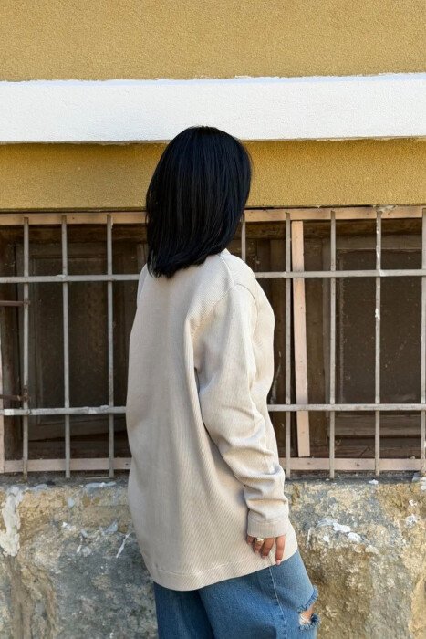 PULOVER NJE NGJYRESHE ME DY BUTONA PER FEMRA NE NGJYRE BEZHE - 5