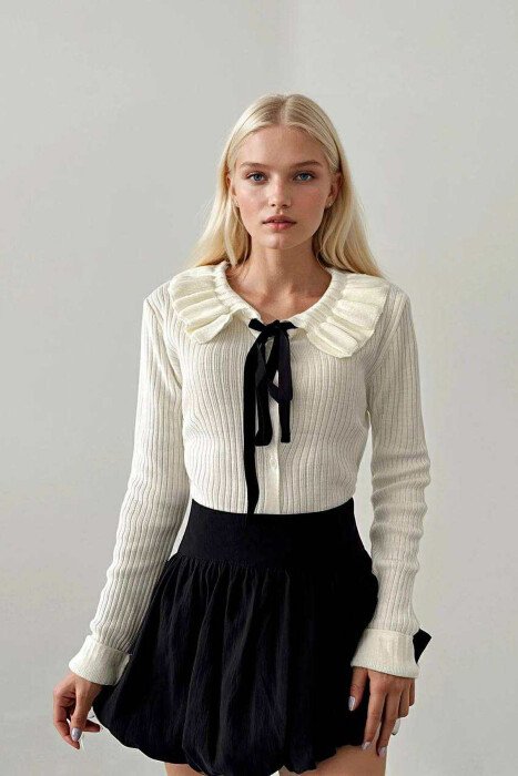 PULOVËR NJË NGJYRËSHE ME LIDHËSE PËR FEMRA NË NGJYRË TË BARDHË - KLAUDIO FASHION