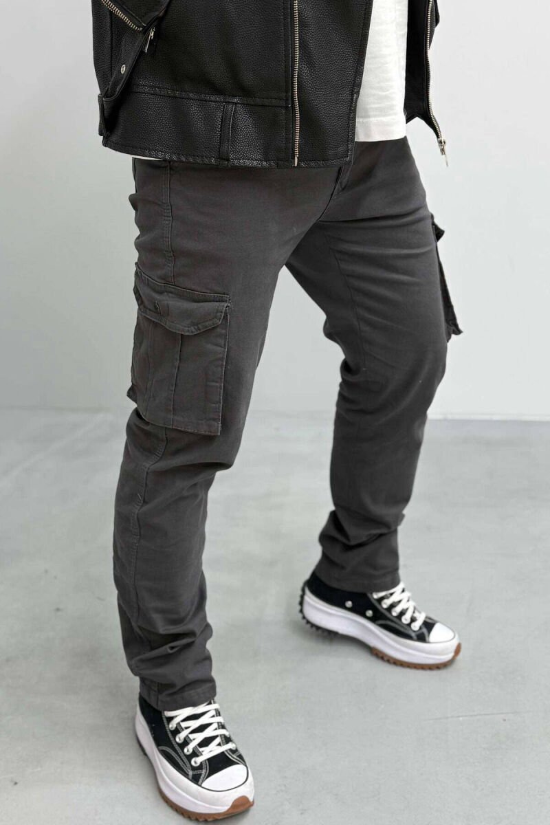 REGULAR ONE COLOR CARGO MEN PANTS DARK GREY/GEE - 3