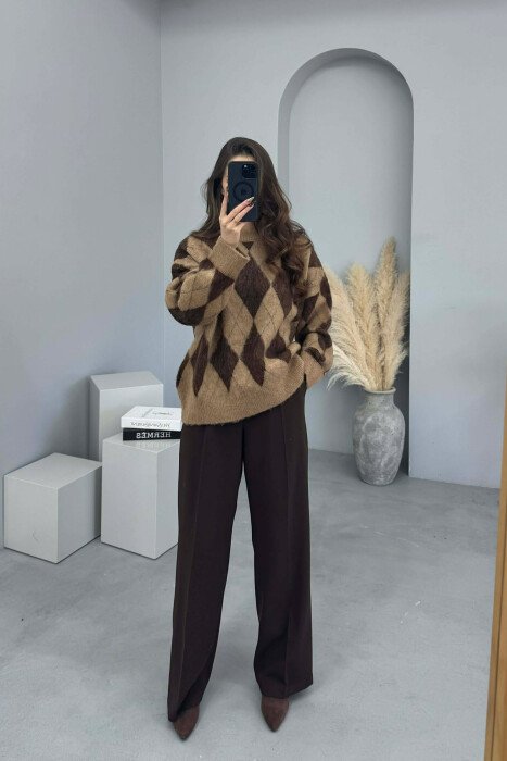 RHOMBUS DESIGN ROUND NECK WOMEN SWEATER BEIGE+BROWN/BEZHE+KAFE 
