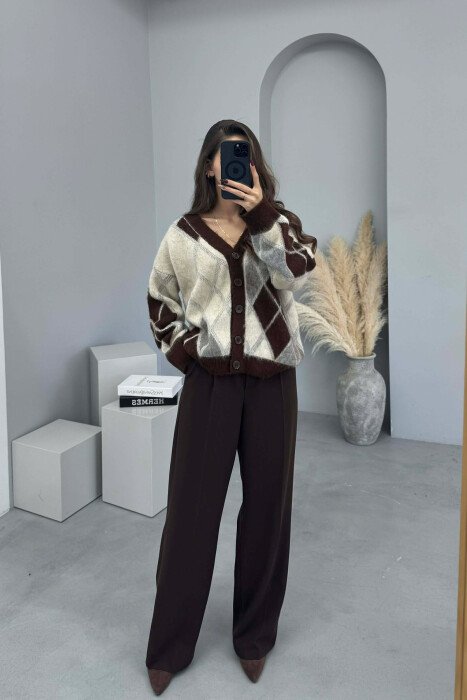 TRIKO E THJESHTE ME DIZAJN ROMBESH PER FEMRA NE NGJYRE KAFE - KLAUDIO FASHION