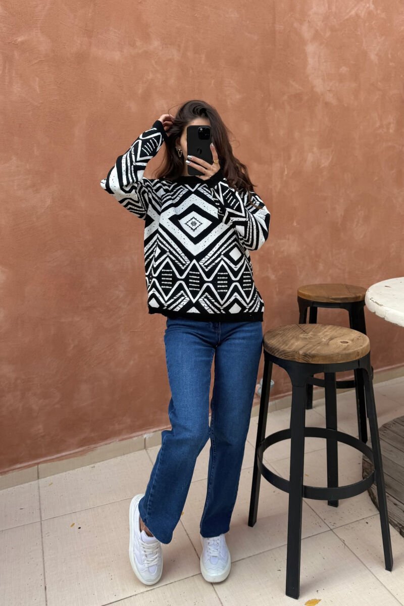 ROUND NECK DIFFERENT DESIGN WOMEN SWEATER BLACK/ E ZEZE - 1