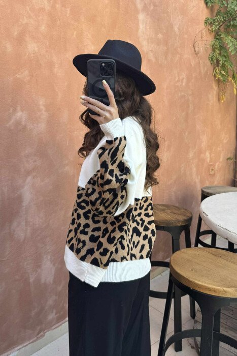 ROUND NECK LEO DESIGN WOMEN SWEATER WHITE-E BARDHE - 4