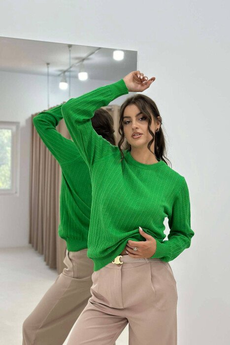 BLUZË PËR FEMRA ME JAKË TË RRUMBULLAKËT NË NGJYRË JESHILE - KLAUDIO FASHION
