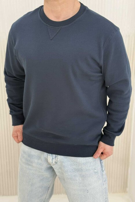 BLUZË PËR MESHKUJ NË NGJYRËN BLU E ERRËT - KLAUDIO FASHION