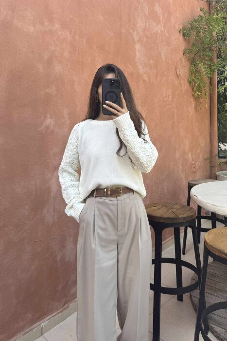 ROUND NECK ONE COLOR WOMEN SWEATER WHITE-E BARDHE - KLAUDIO FASHION