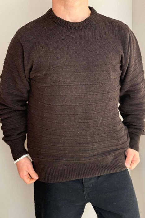 TRIKO E THJESHTË PËR MESHKUJ NË NGJYRËN KAFE E ERRËT - KLAUDIO FASHION