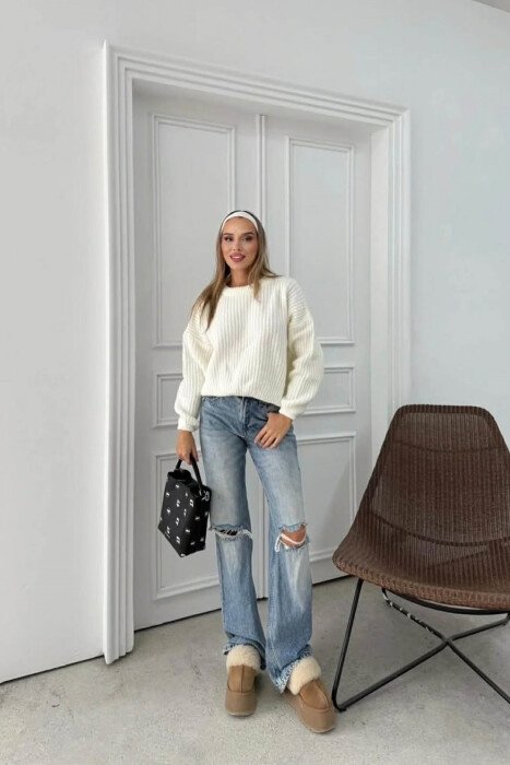 ROUND NECK SIMPLE WOMEN SWEATER WHITE-E BARDHE - KLAUDIO FASHION