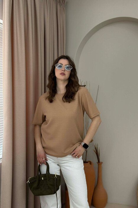 T-SHIRT ME TEKSTURE PER FEMRA NE NGJYRE BEZHE + 6 PALE ÇORAPE DHURATE - KLAUDIO FASHION