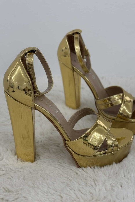 SANDALE TË SHNDRITSHME ME TAKË PËR FEMRA NË NGJYRË GOLD - 5