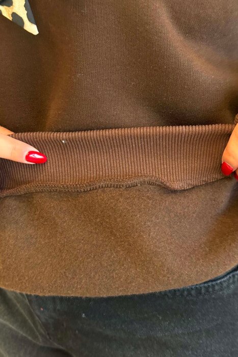 SCARF DETAIL DEER IMAGE FLUFFY WOMEN SWEATSHIRT BROWN/KAFE - 3