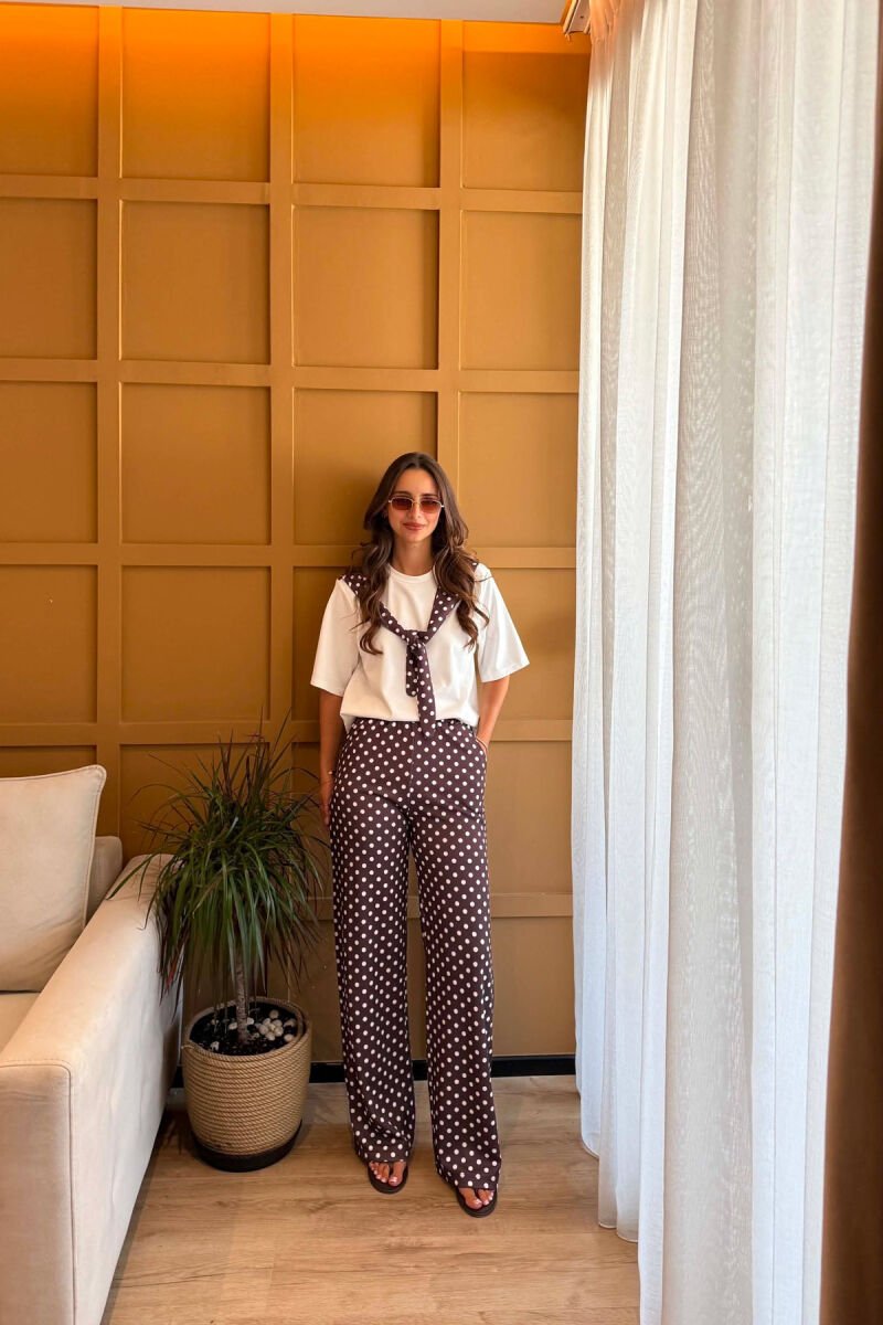 SCARF DETAIL T-SHIRT + TROUSERS WOMAN SET WHITE-BROWN/BAKA - 4