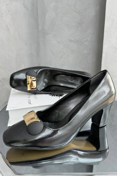 SEMI HEEL GOLD DETAIL WOMAN SHOES GLOSSY BLACK-ZEZE SHKELQIM - KLAUDIO FASHION