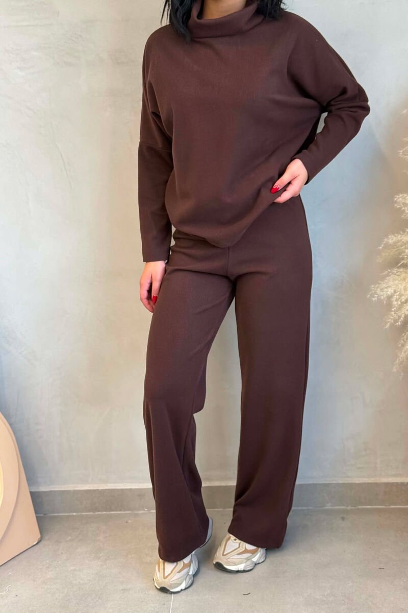 SET BLUZE ME JAKE TE LARTE + PANTALLONA PER FEMRA NE NGJYRE KAFE - 4