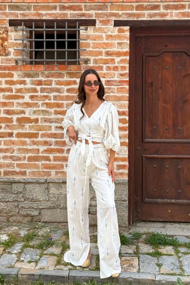 SET CROP TOP ME JAKE V + PANTALLONA PER FEMRA NE NGJYRE TE BARDHE DHE BLU - 2
