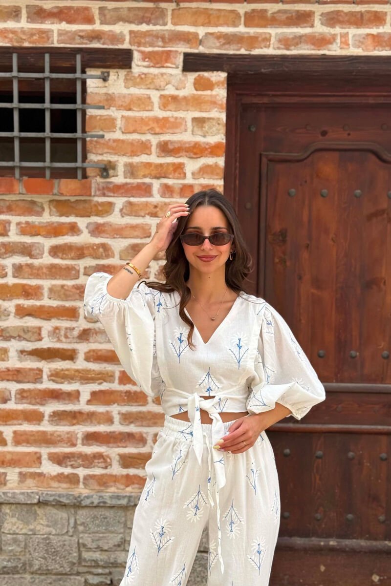 SET CROP TOP ME JAKE V + PANTALLONA PER FEMRA NE NGJYRE TE BARDHE DHE BLU - 3