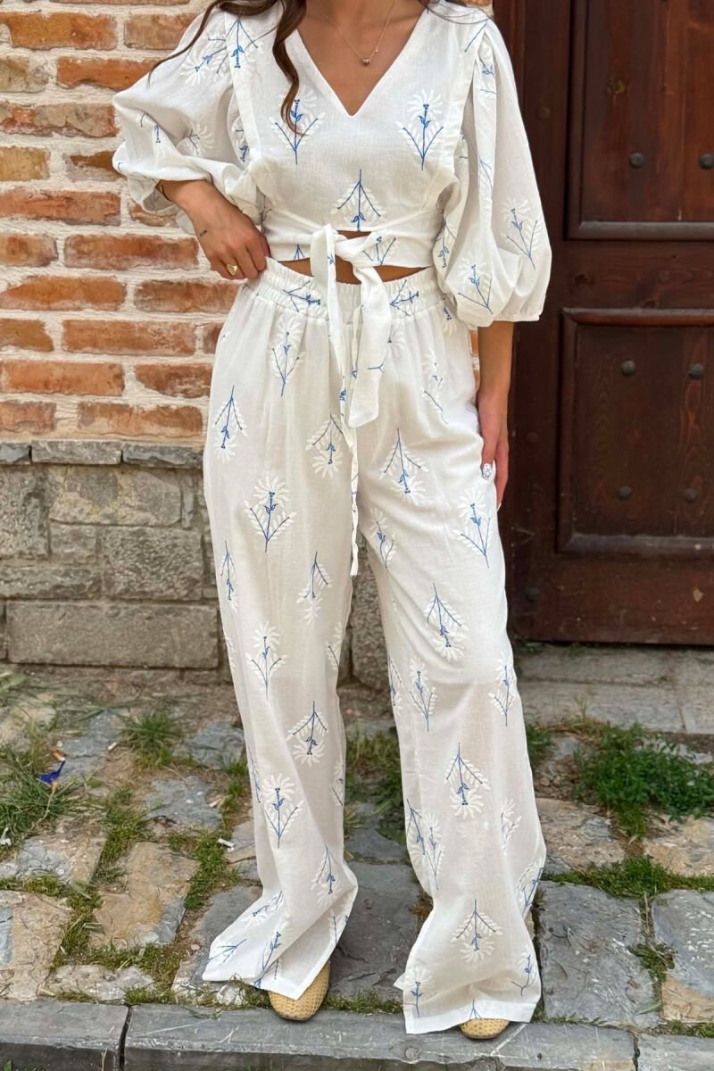 SET CROP TOP ME JAKE V + PANTALLONA PER FEMRA NE NGJYRE TE BARDHE DHE BLU - 5