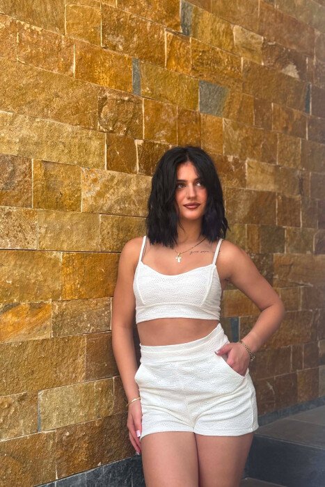 SET CROP TOP+PANTALLONA TE SHKURTA PER FEMRA NE NGJYRE TE BARDHE - 4