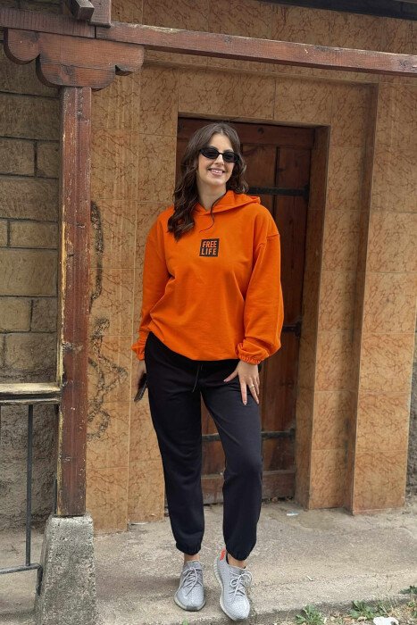 SET I THJESHTË ME SHKRIME HOODIE+TUTA PËR FEMRA NË NGJYRËN PORTOKALLI+E ZEZË - 2