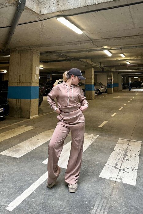 SET I THJESHTË PËR FEMRA NË NGJYRËN BEZHË - 3