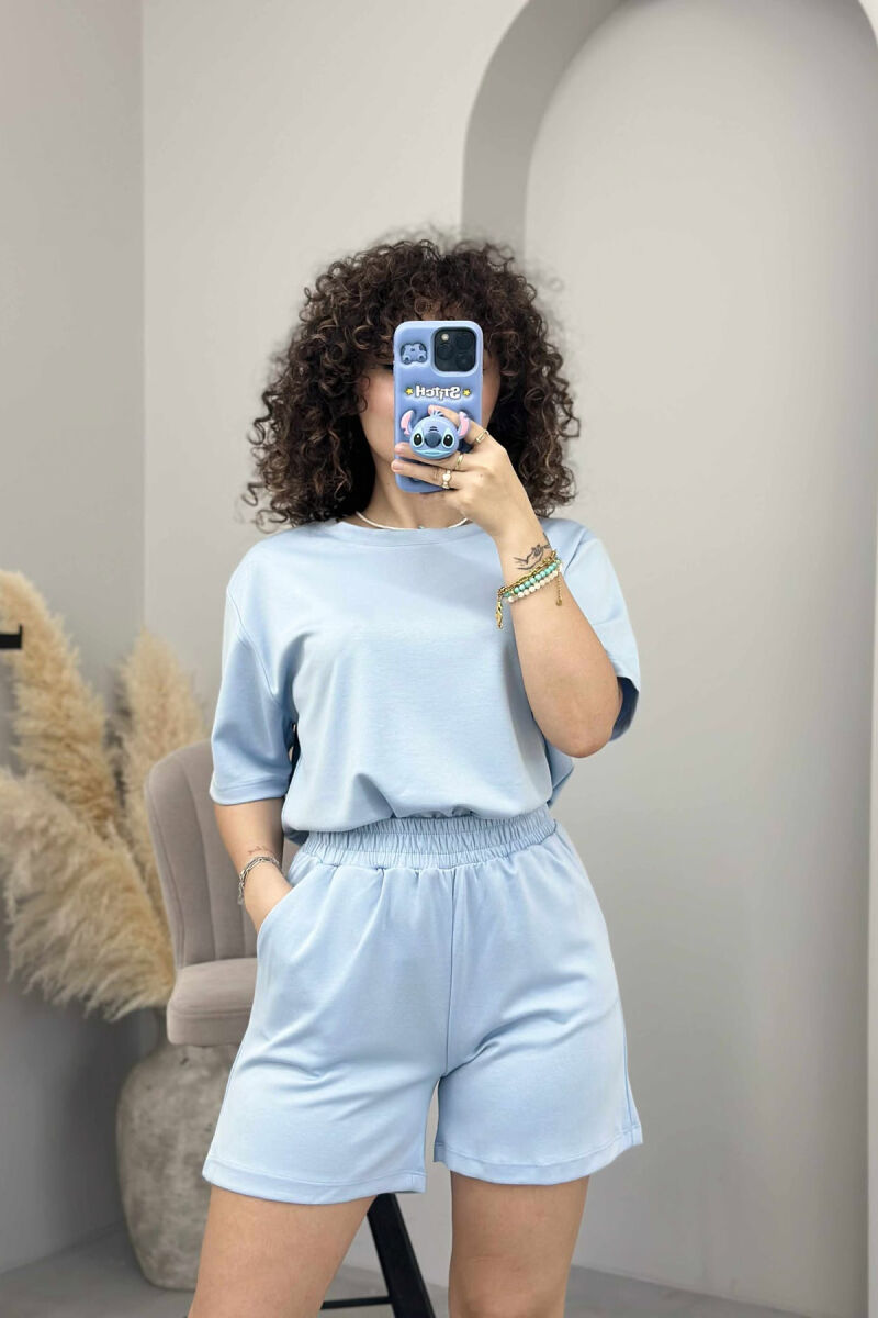 SET I THJESHTË T-SHIRT+PANTALLONA TË SHKURTRA PËR FEMRA NË NGJYRËN BLU E ZBARDHUR - 2